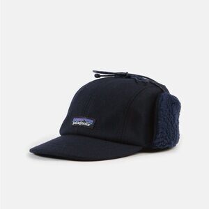 Patagonia Recycled Wool Ear Flap Cap Medium (M). Never worn NWOT Navy